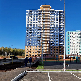 Жилой дом № 8 по ул. Братчикова, д.8 в 10 квартале